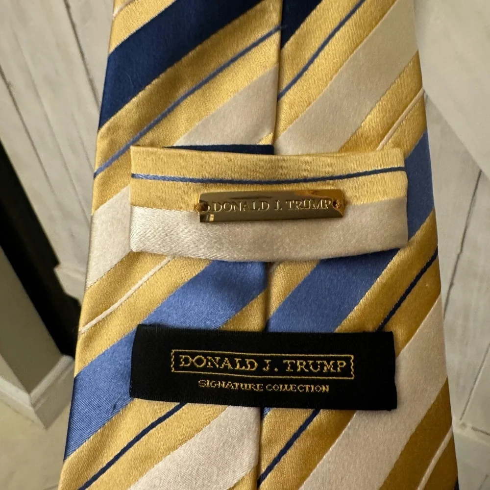 Donald Trump - Signature - Striped Neck Tie